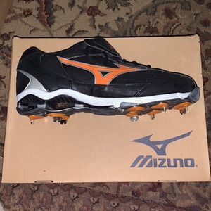 Mizuno 9-Spike Classic Low G5